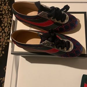 Authentic Gucci Sneakers size 39